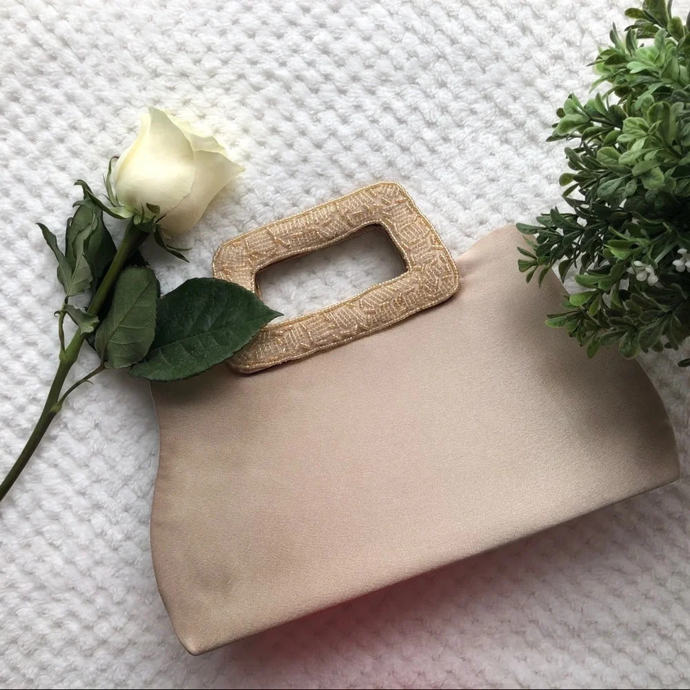 🎄Bijoux Terner  Vintage Satin Cream Evening Bag